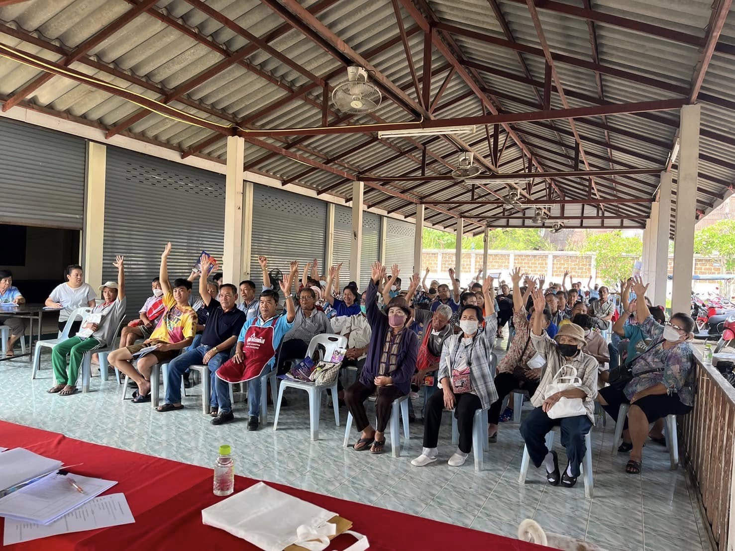 การประชุมประชาคมรับฟังความคิดเห็นต่อการจัดการปัญหาระบบประปาหมู่บ้าน และทิศทางการพัฒนาตำบลแม่แรม หมู่ที่ 1